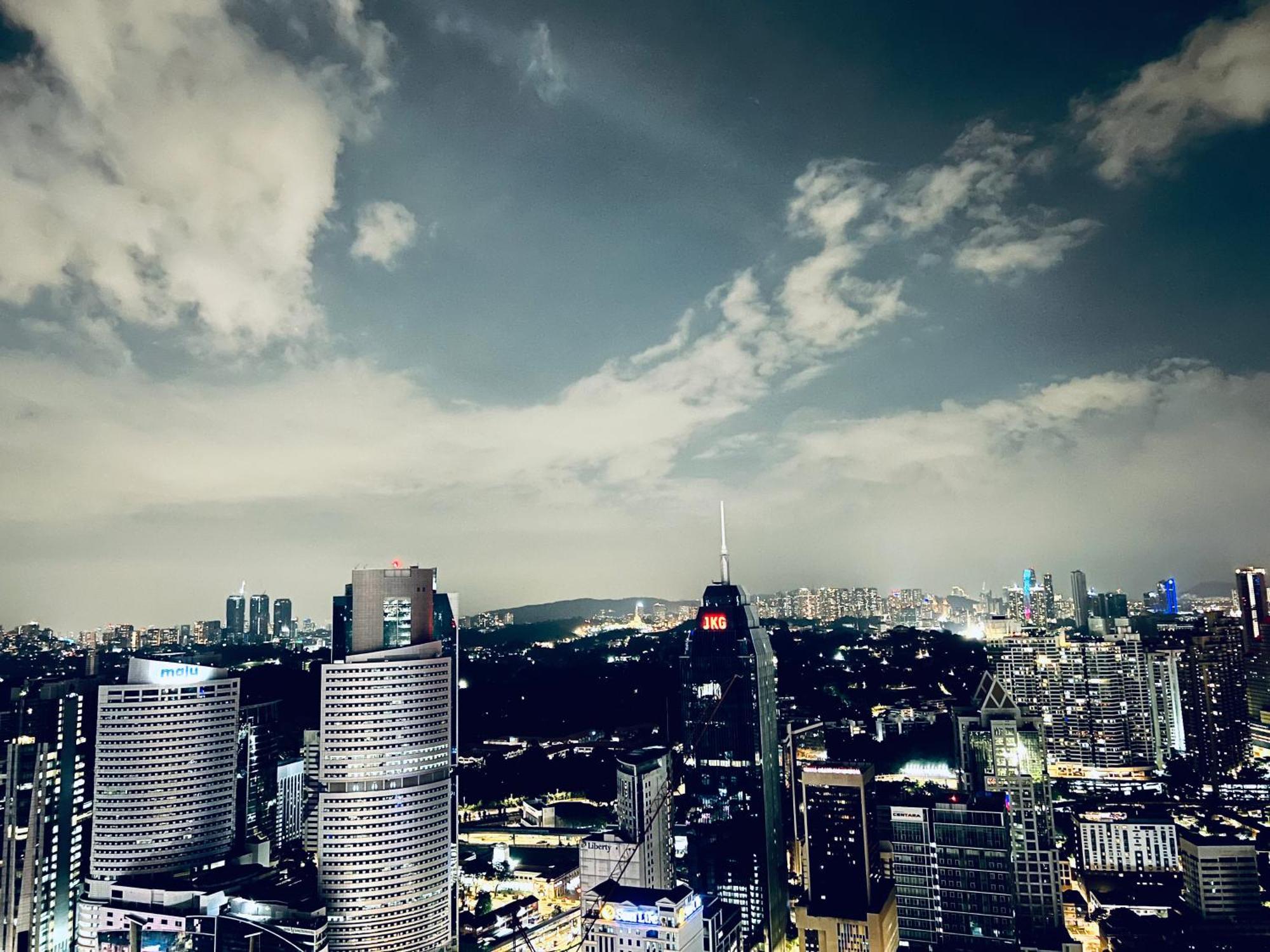 The Infinitum Kualalumpur Skypool Hotel Kuala Lumpur Extérieur photo